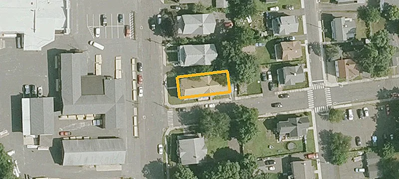 3 Oak Ave