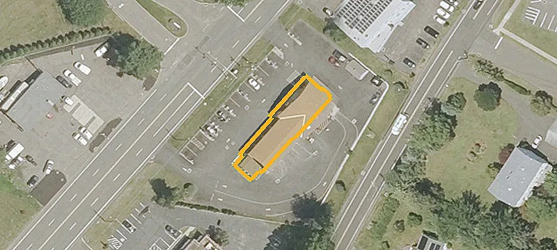 51 Middletown Ave
