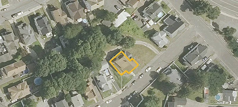10 Arch St