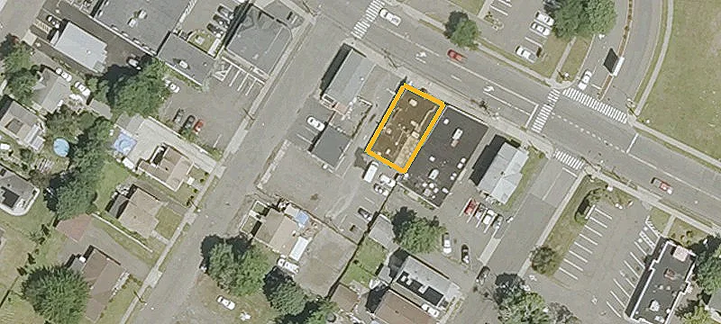 672 Main St