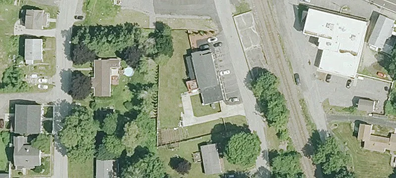 13 Railroad Ave