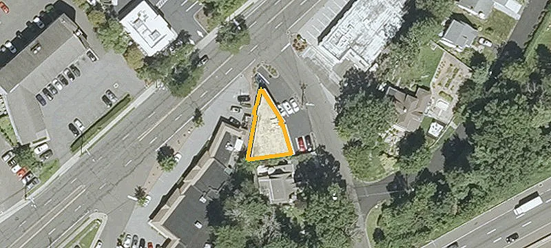 1374 Putnam Ave