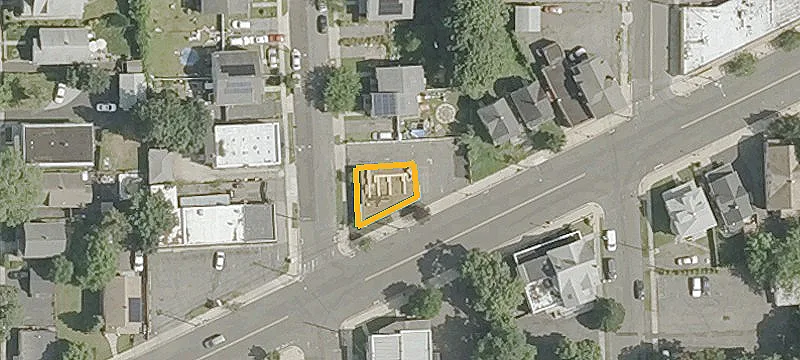 2224 Barnum Ave