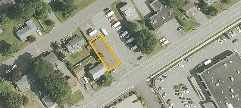 957 Main St