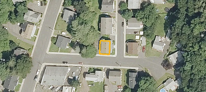 13 Thompson St