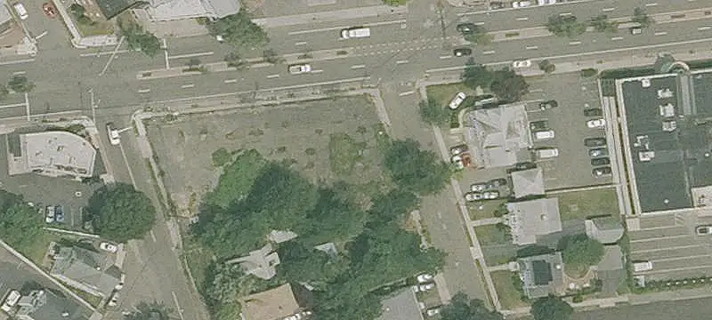 3115 Fairfield Ave