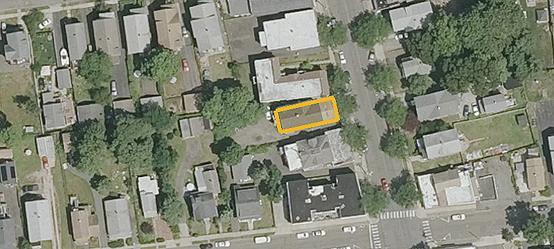 122 Campbell Ave