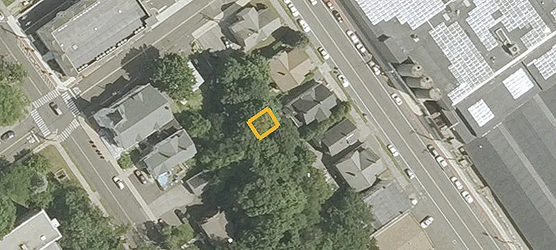 302-304 Howe Ave