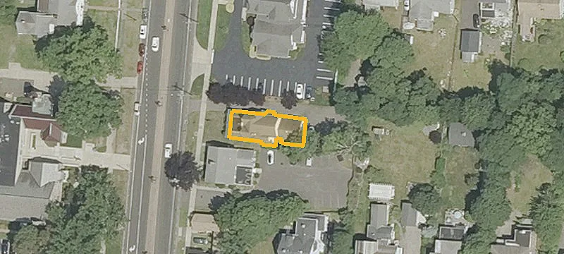 2192 Main St
