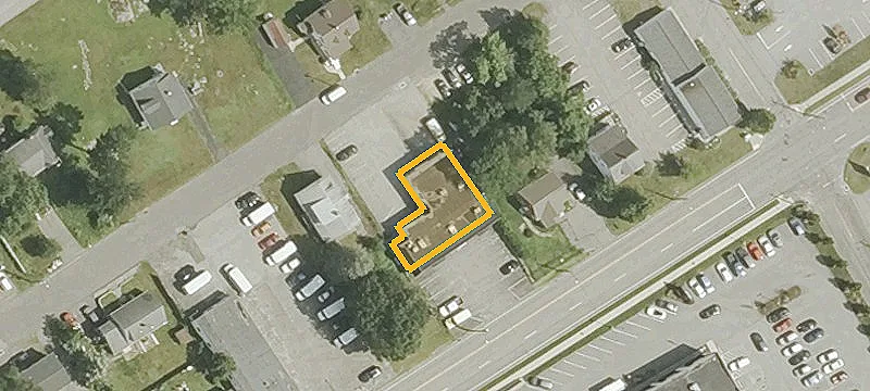 977 Main St