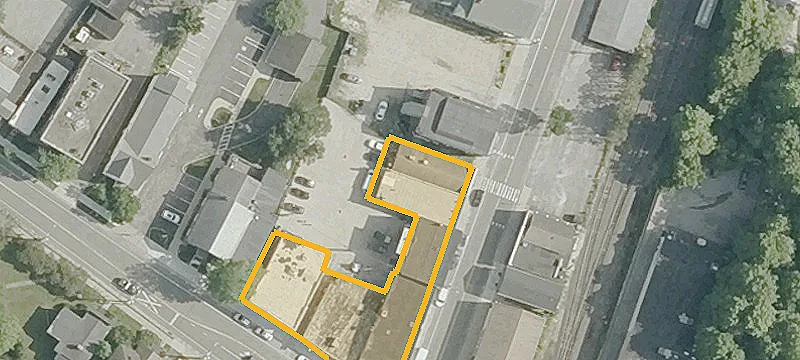 11 Railroad St