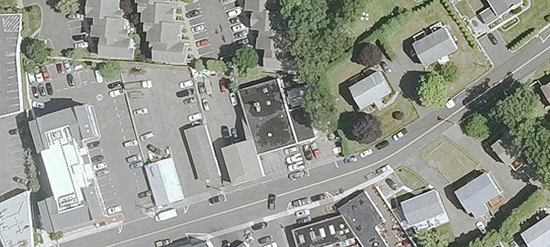 32 Cross St