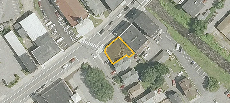 100 Main St