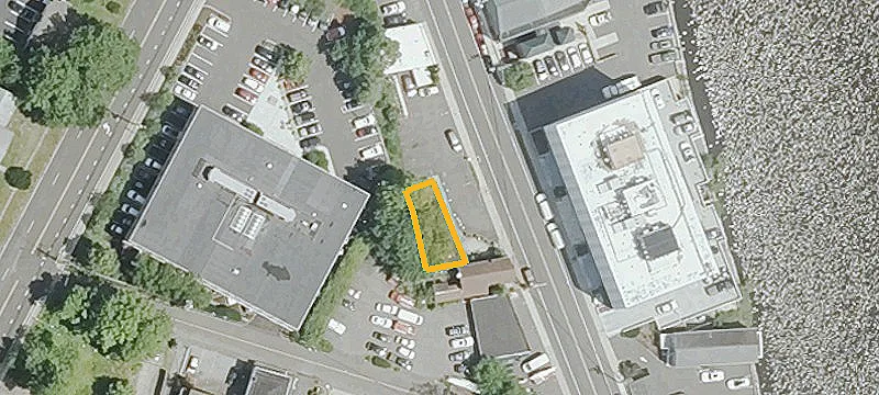 30 Riverside Ave