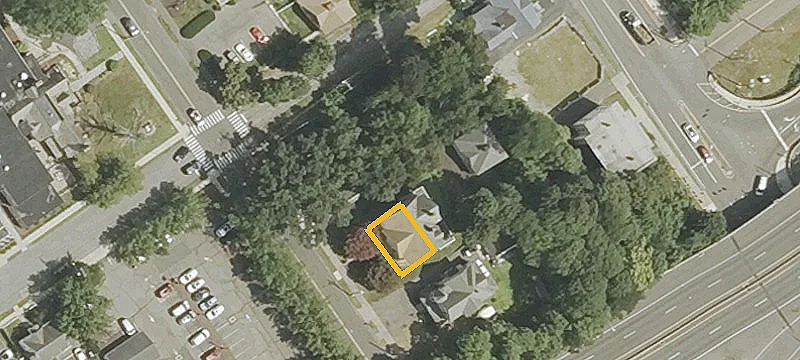 215 Coram Ave