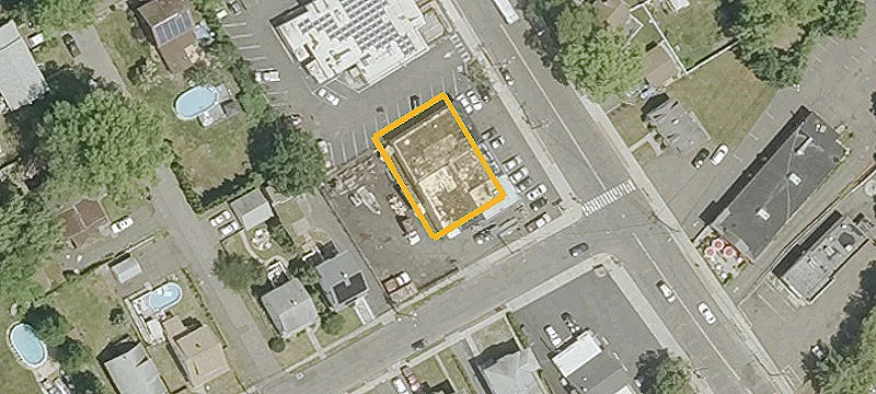402 Main St