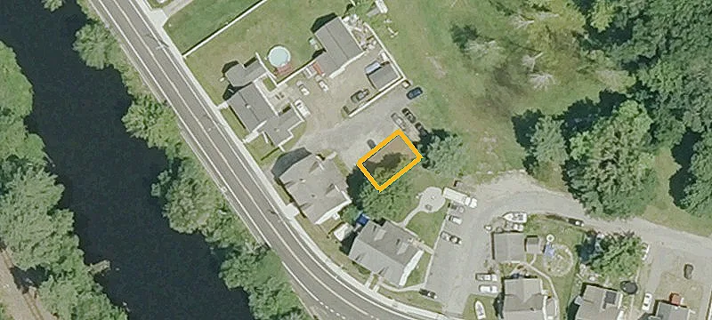 643 Riverside Dr