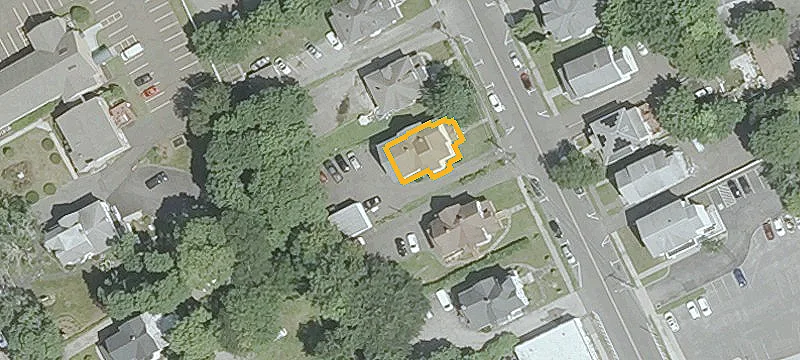 8 Moss Ave