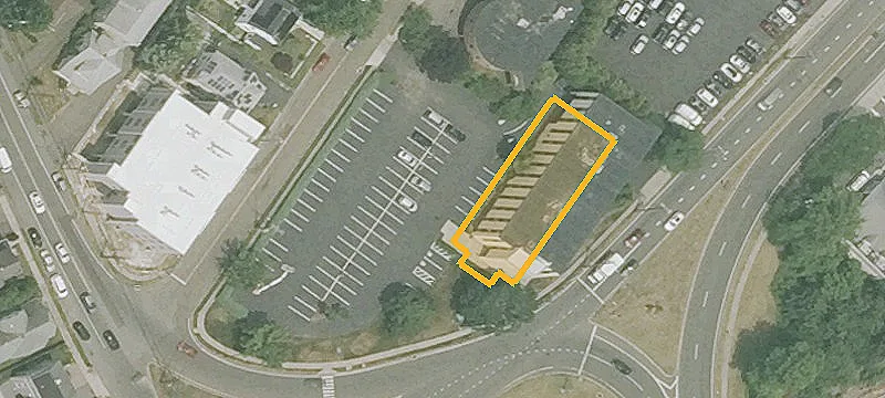 1100 Kings E Hwy