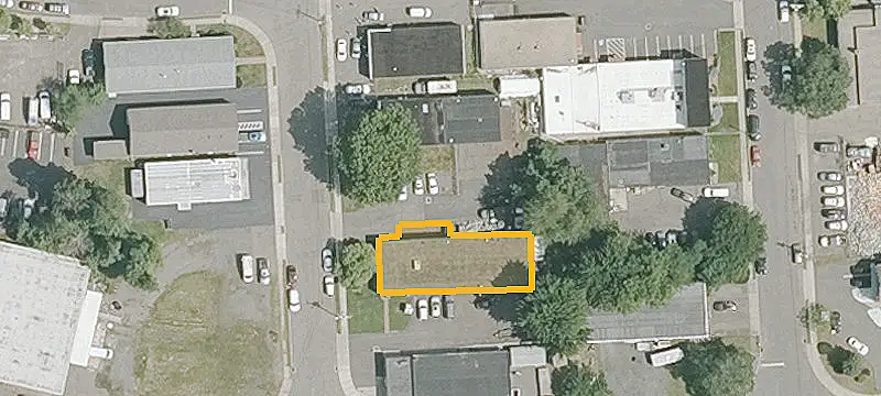 48 Cody St