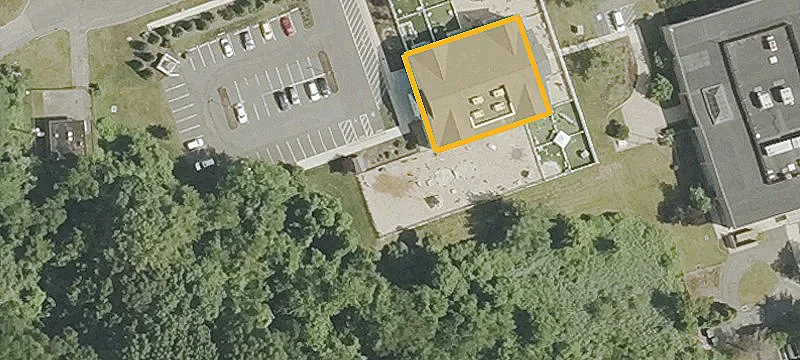 111 Merritt Blvd