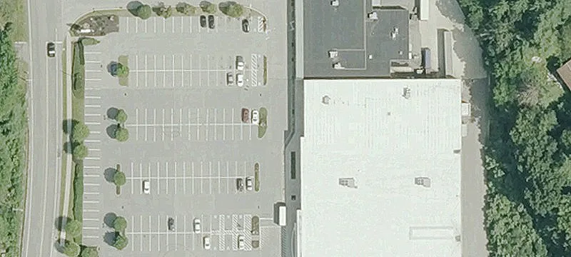 1076 Main St