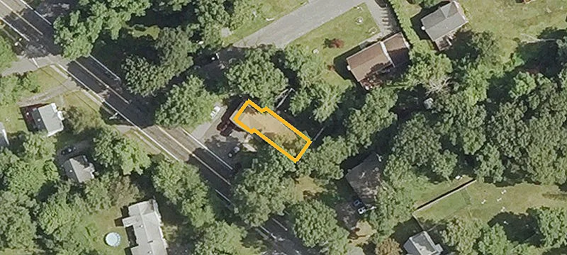 102 Harwinton Ave