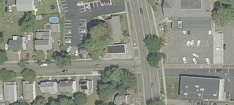 3081 Main St