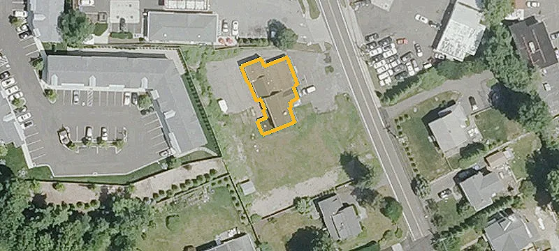 6 Maple S Ave