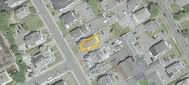 61 Maple Ave