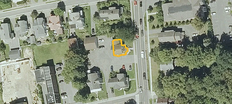 27 Ee St
