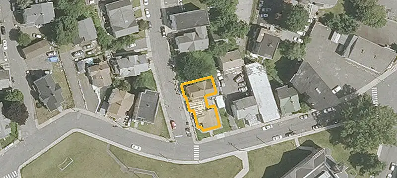 8 Lawrence St