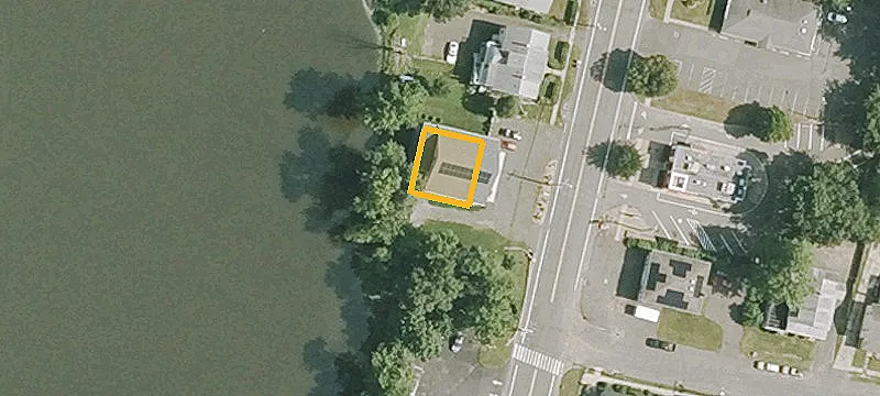 387 Main St