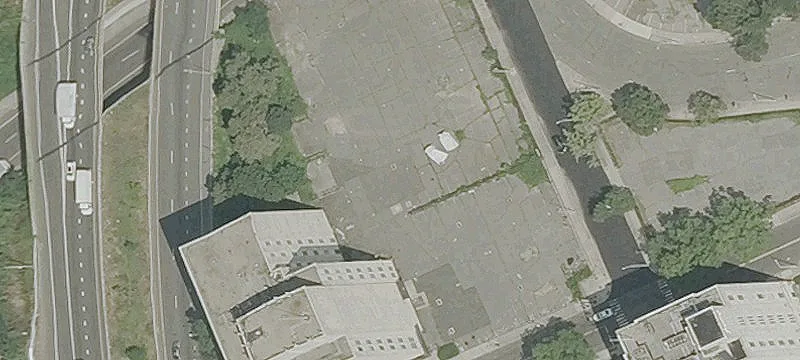 430 John St