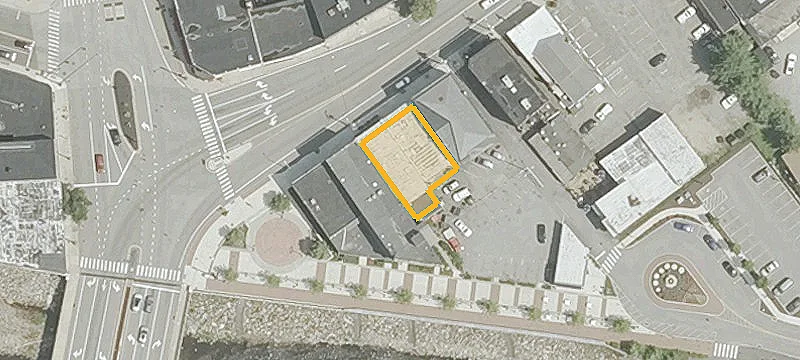 24 Main St