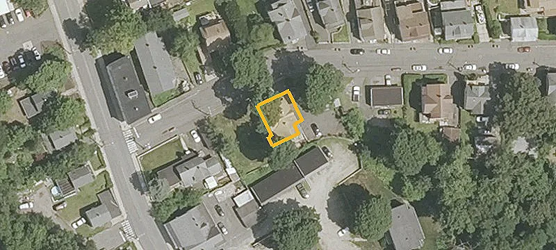 17 Anderson St