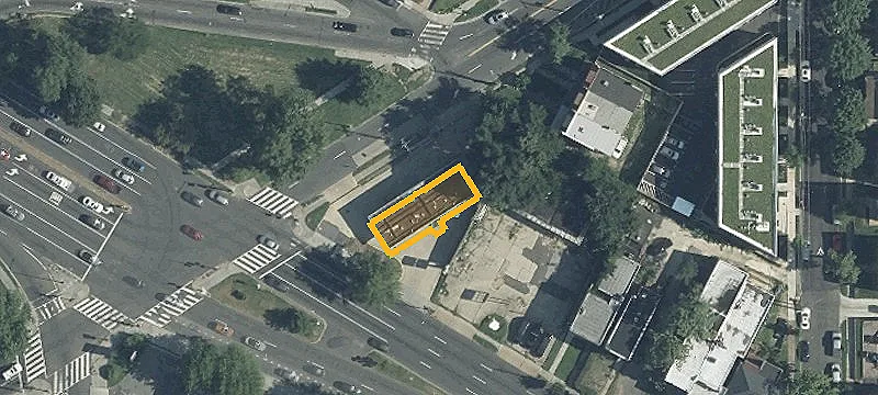 2500 Pennsylvania SE Ave