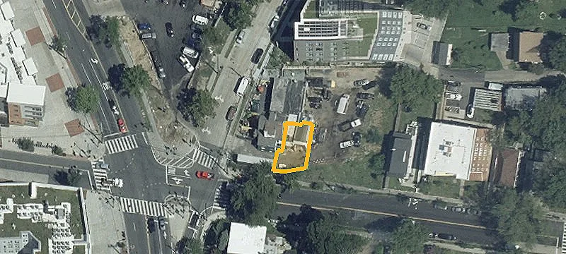13 Mississippi SE Ave