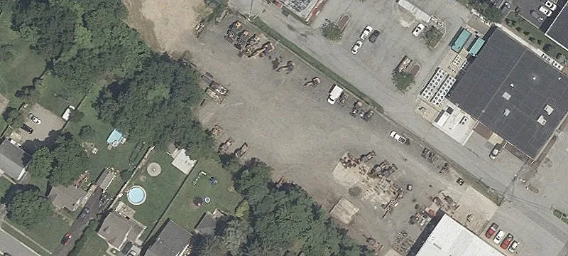 2211 Dupont Hwy