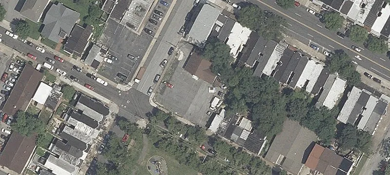 310 Dupont St