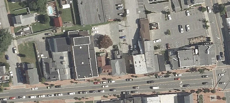 35 Main St
