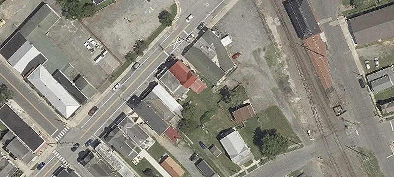 306 Main St