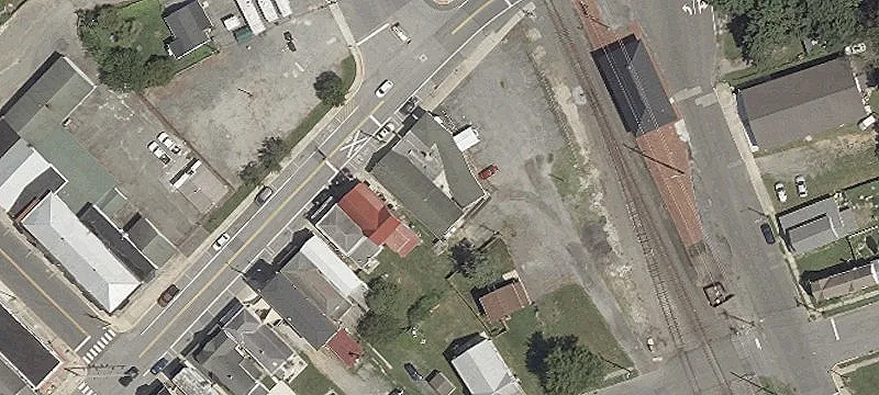 300 Main St