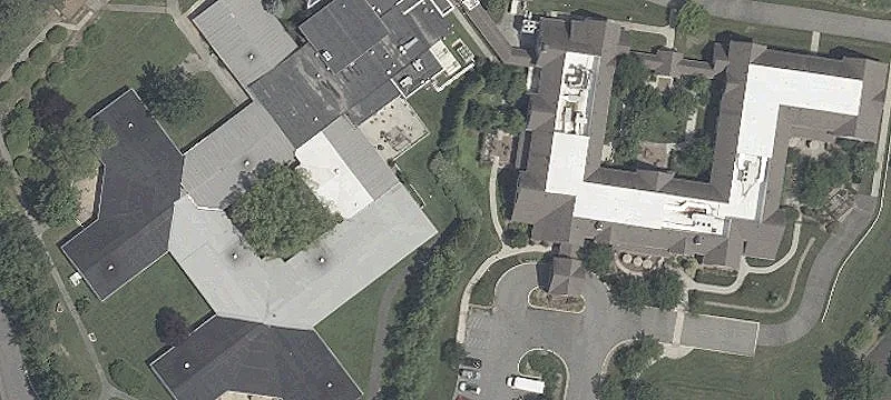 704 Riv Rd