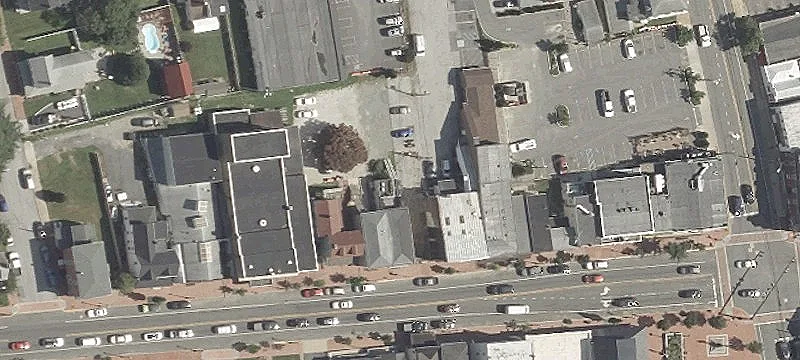 27 Main St