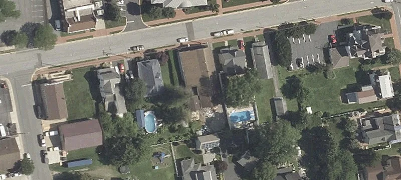 10 Grn St