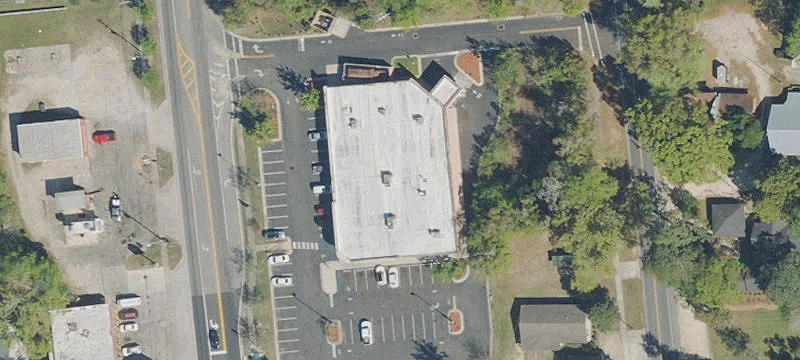 1037 Main St