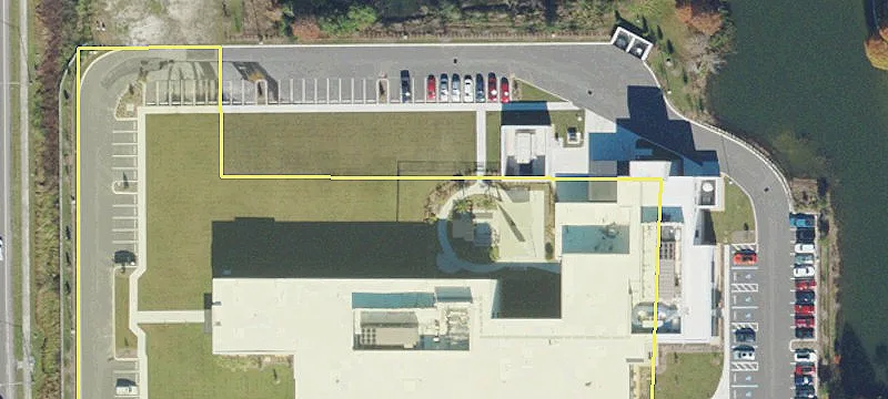 1201 Oakbridge Pkwy