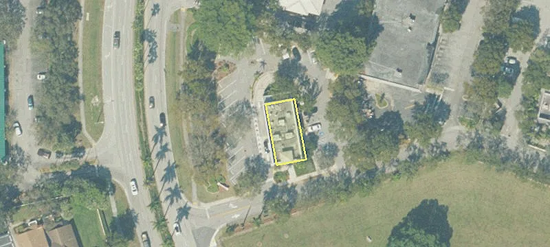 3300 Nob Hl Rd