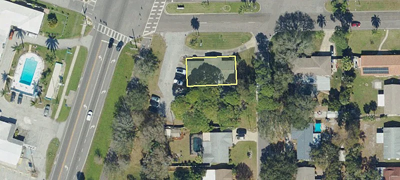 605 Palm Blvd